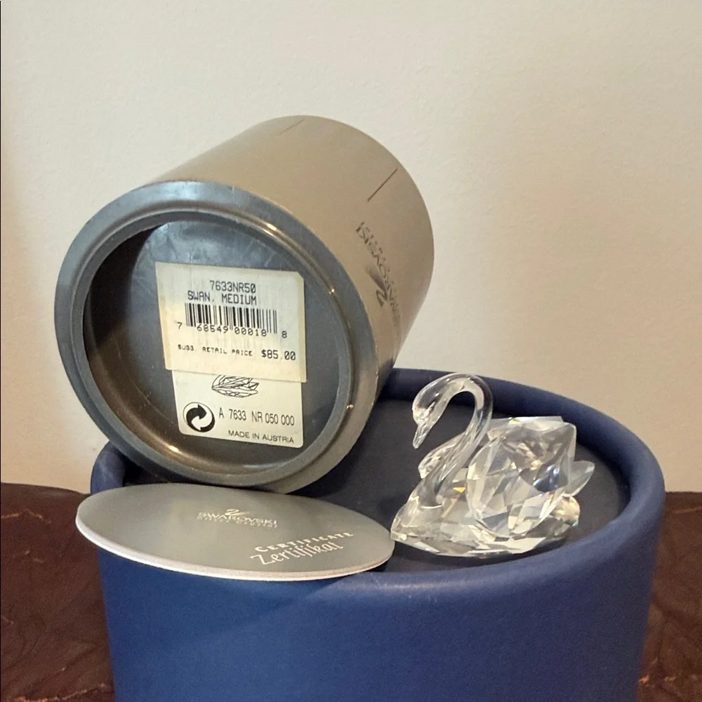 Swarovski Crystal Swan~Medium - Picture 2 of 7